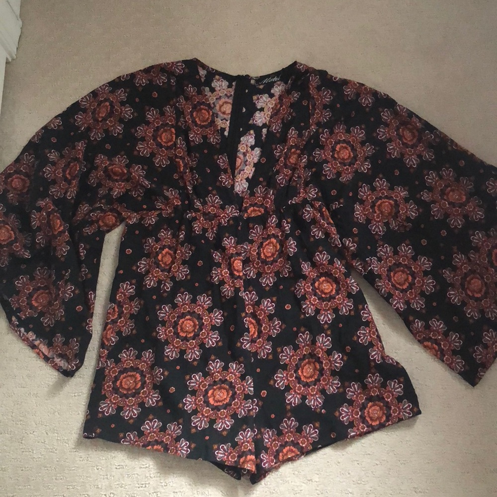Nasty Gal motel XXS bell sleeve romper